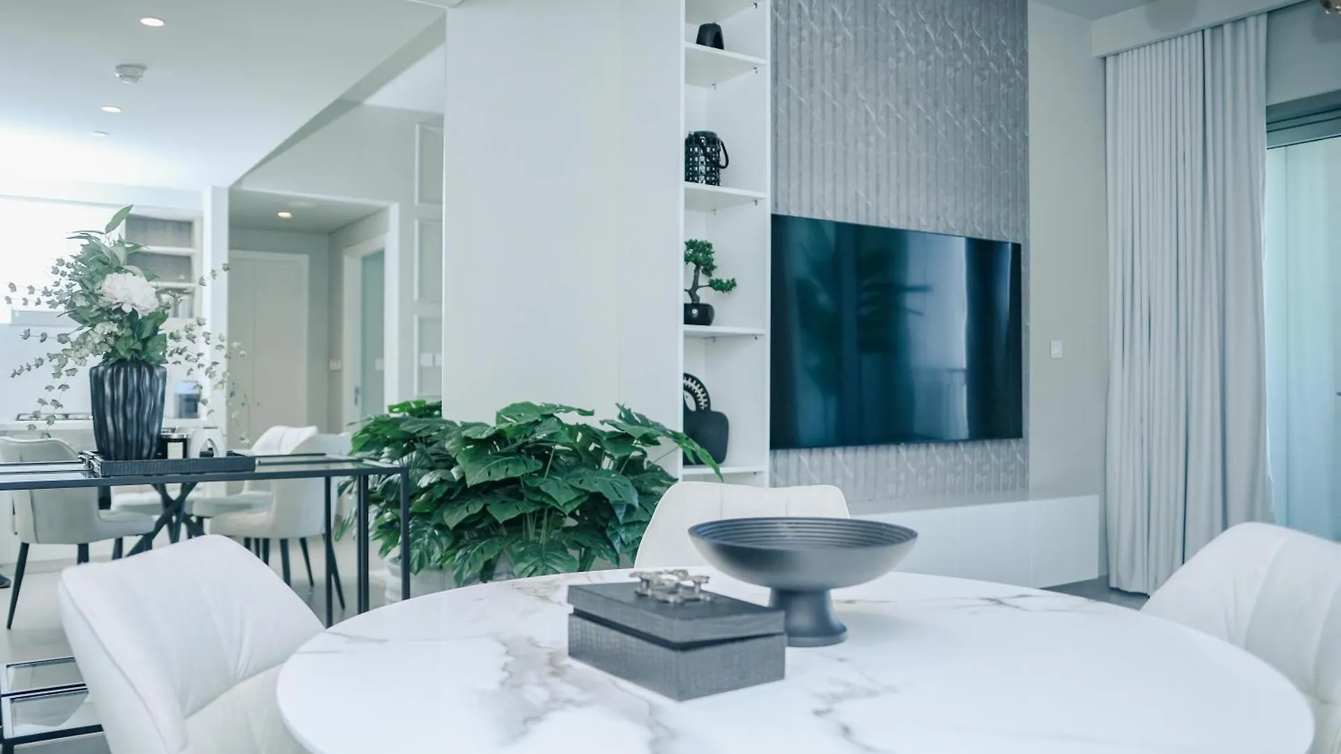Unveil Downtown Luxury, 1Br Majestic Skyline Views - Downtown Views Ll Apartment Dubai 0*,  United Arab Emirates